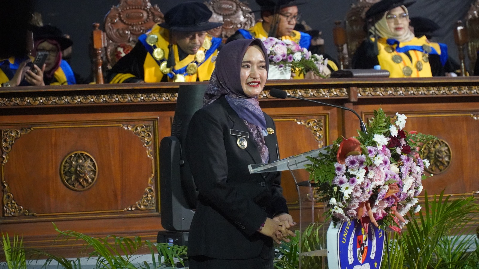 Hadiri Wisuda UPS Tegal, Mba Iin Sampaikan Pentingnya Pendidikan