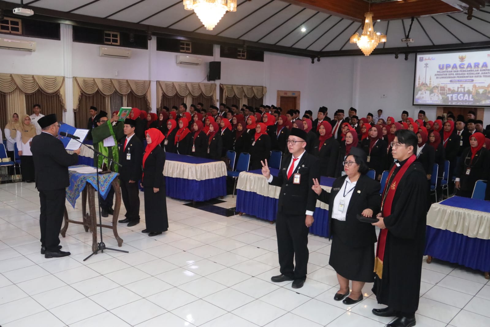 176 Pegawai Dilantik dan Diambil Sumpah Jabatan di Lingkungan Pemerintah Kota Tegal