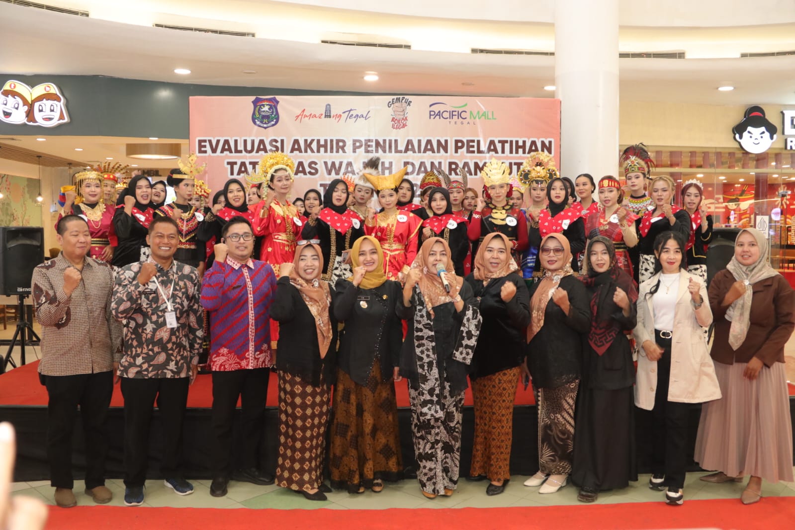Peserta Difable Lulus Ikuti Pelatihan Tata Rias Wajah dan Rambut