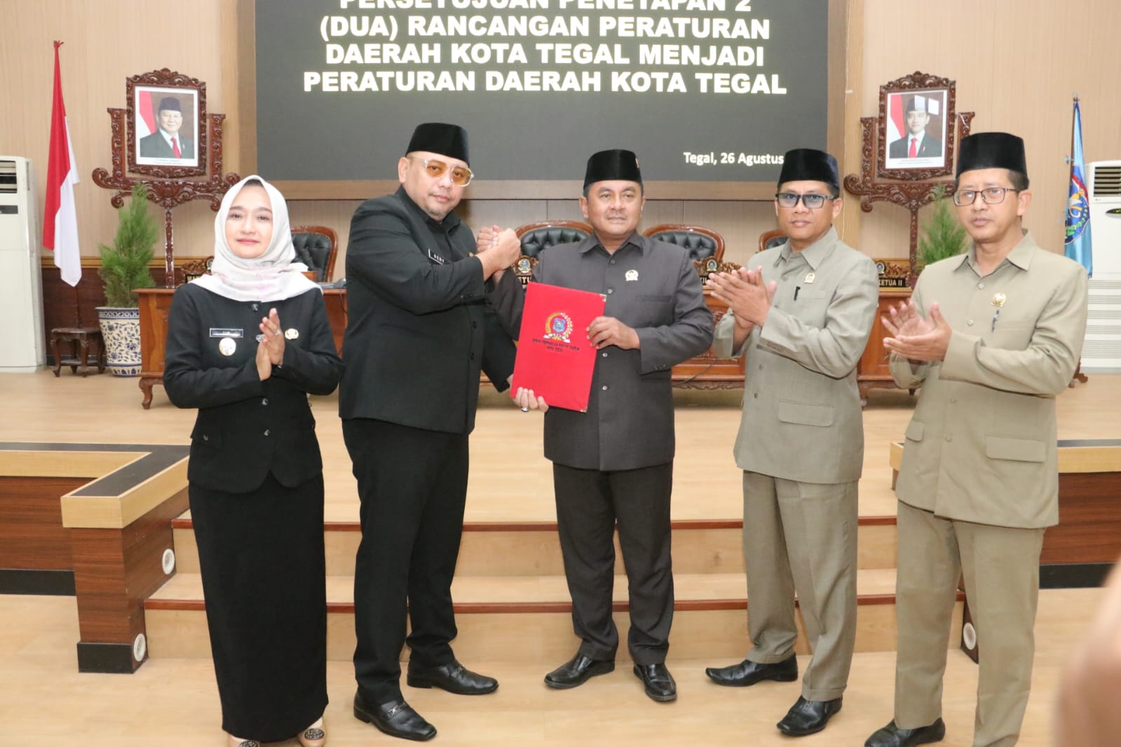 Setujui Dua Raperda, Wali Kota Tegal Tekankan Penguatan Pancasila dan Ketepatan Sasaran Penanggulangan Kemiskinan