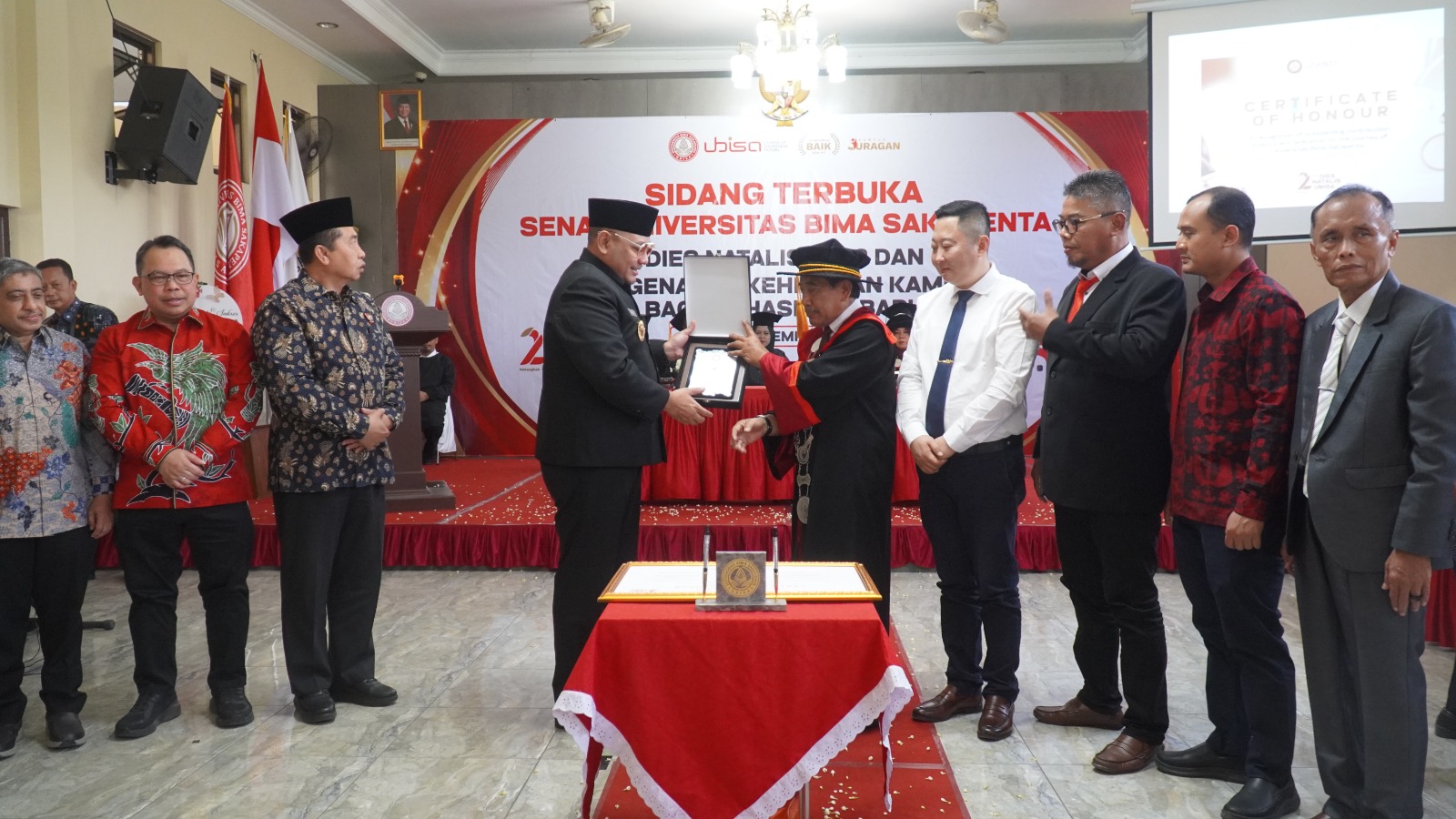 Wali Kota Tegal Terima Anugerah Penghargaan Ubisa