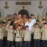 Lepas Kontingen Porsadin 2026, Wali Kota Tegal Minta Santri Madin Tanamkan Mental Kompetitif Sejak Dini