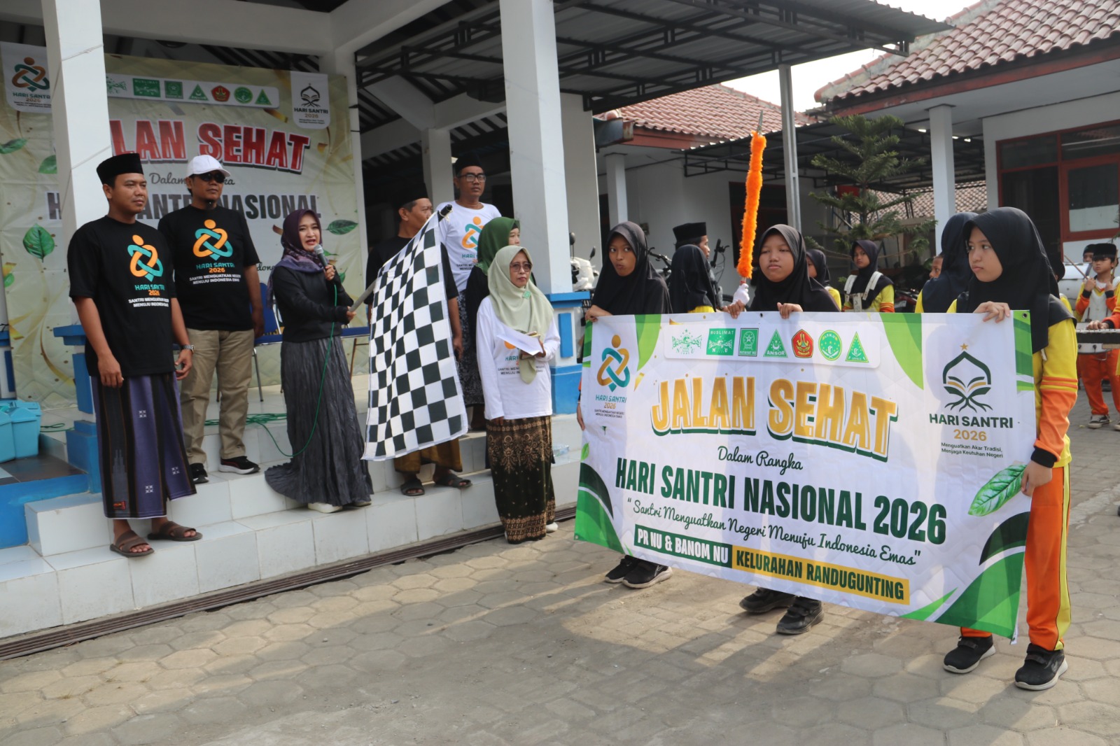 Wakil Wali Kota Apresiasi Jalan  Sehat Hari Santri Nasional Pengurus Ranting dan Banom Nahdlatul Ulama Kelurahan Randugunting
